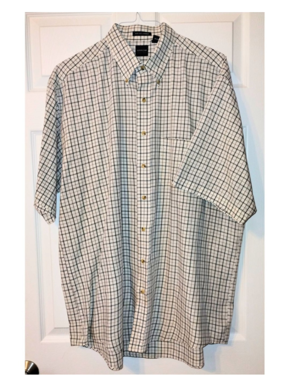Men's Arrow Casual Button Down Cream Black Plaid Shirt (Size XLT)